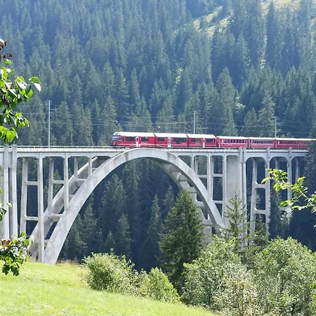 Solution-grischun - Berninaexpress - Staedterip - Atemberaubende Aussicht Chur